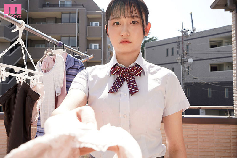 看到「穿乳牛装的巨乳妹妹」就超迷恋，用她的火辣J奶来安慰自己...