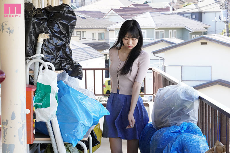 巨乳OL被隔壁垃圾屋老头监禁！「白皙欧派」遭浓厚臭精弄脏！